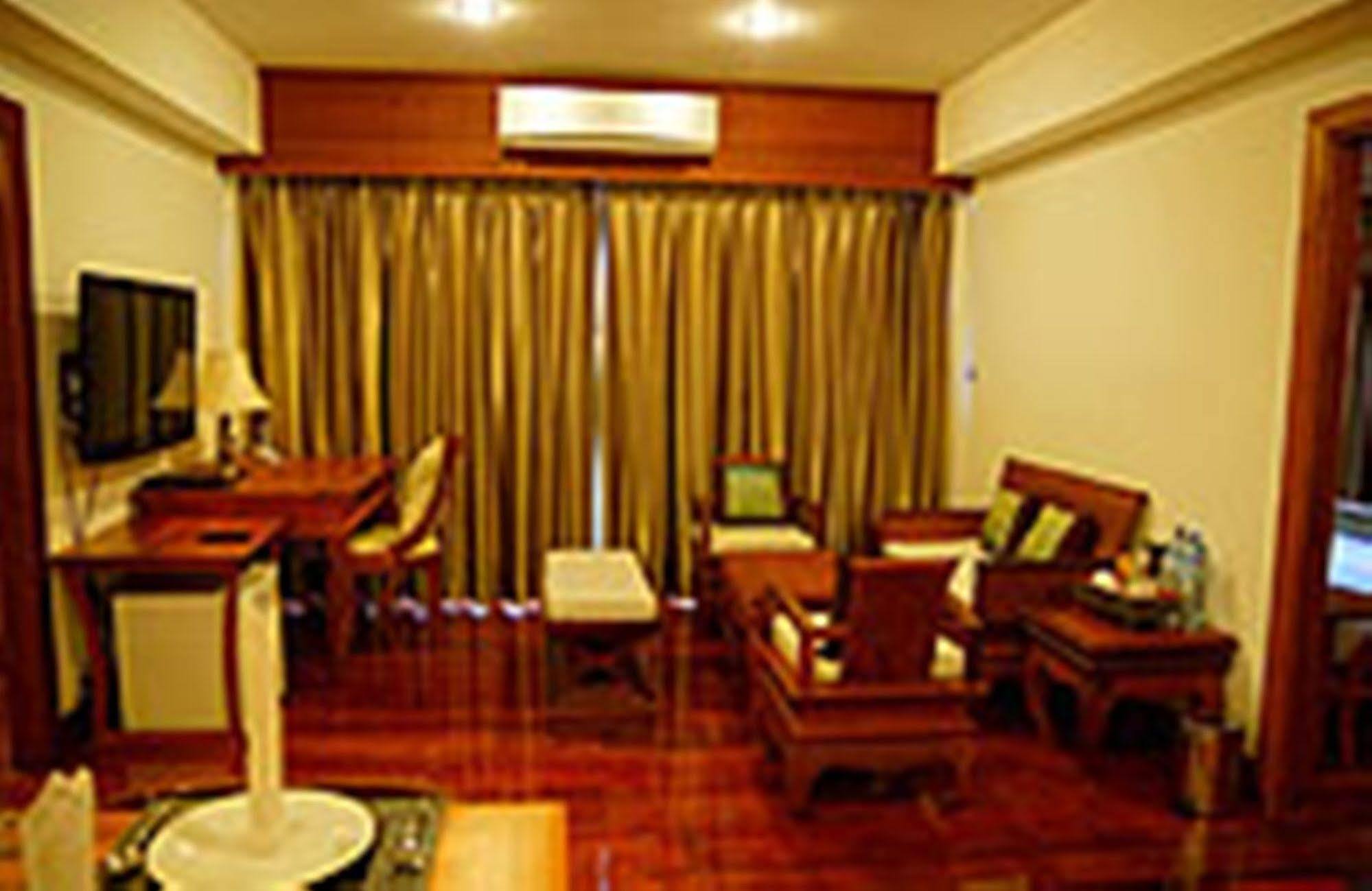 Chanthapanya Hotel Вьентьян Экстерьер фото